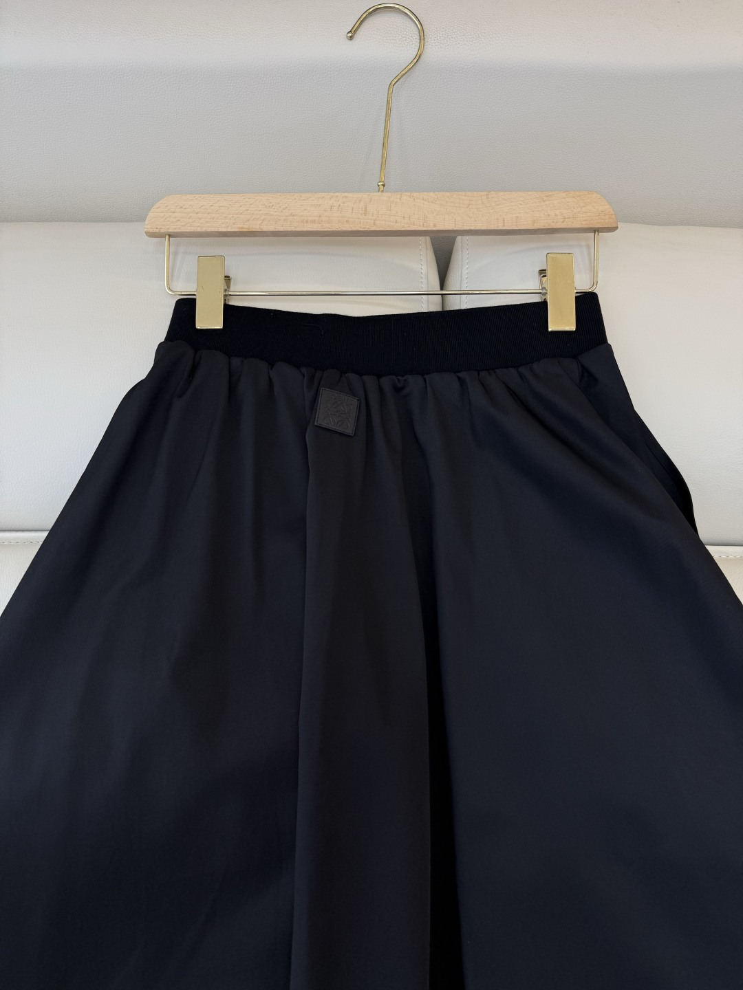 AW021#新款半裙P‼️LOE* 皮标logo 长半裙 两色图 SML