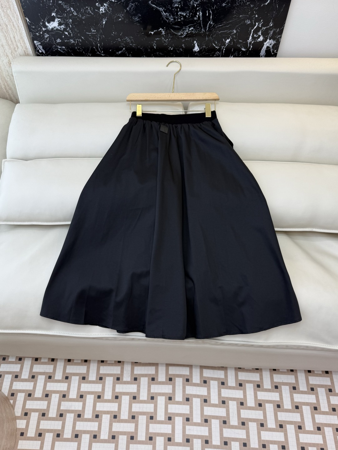 AW021#新款半裙P‼️LOE* 皮标logo 长半裙 两色图 SML