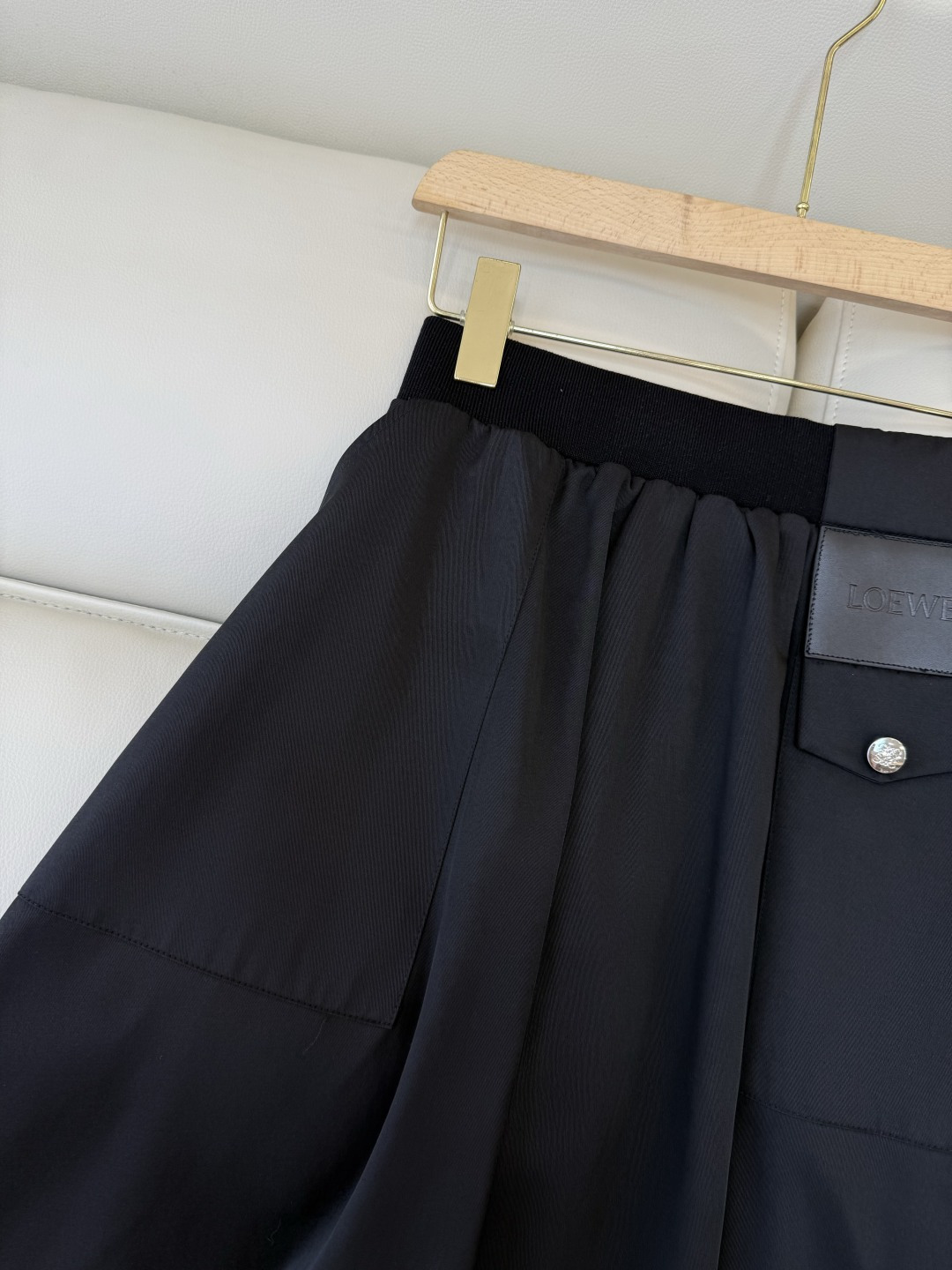 AW021#新款半裙P‼️LOE* 皮标logo 长半裙 两色图 SML