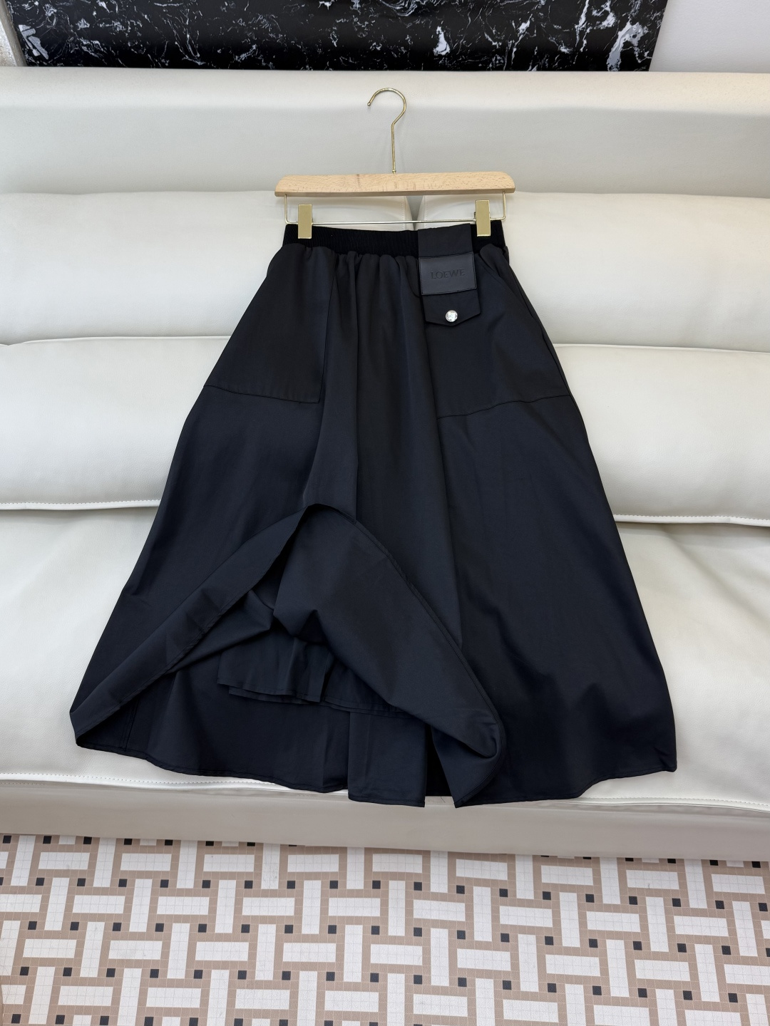 AW021#新款半裙P‼️LOE* 皮标logo 长半裙 两色图 SML