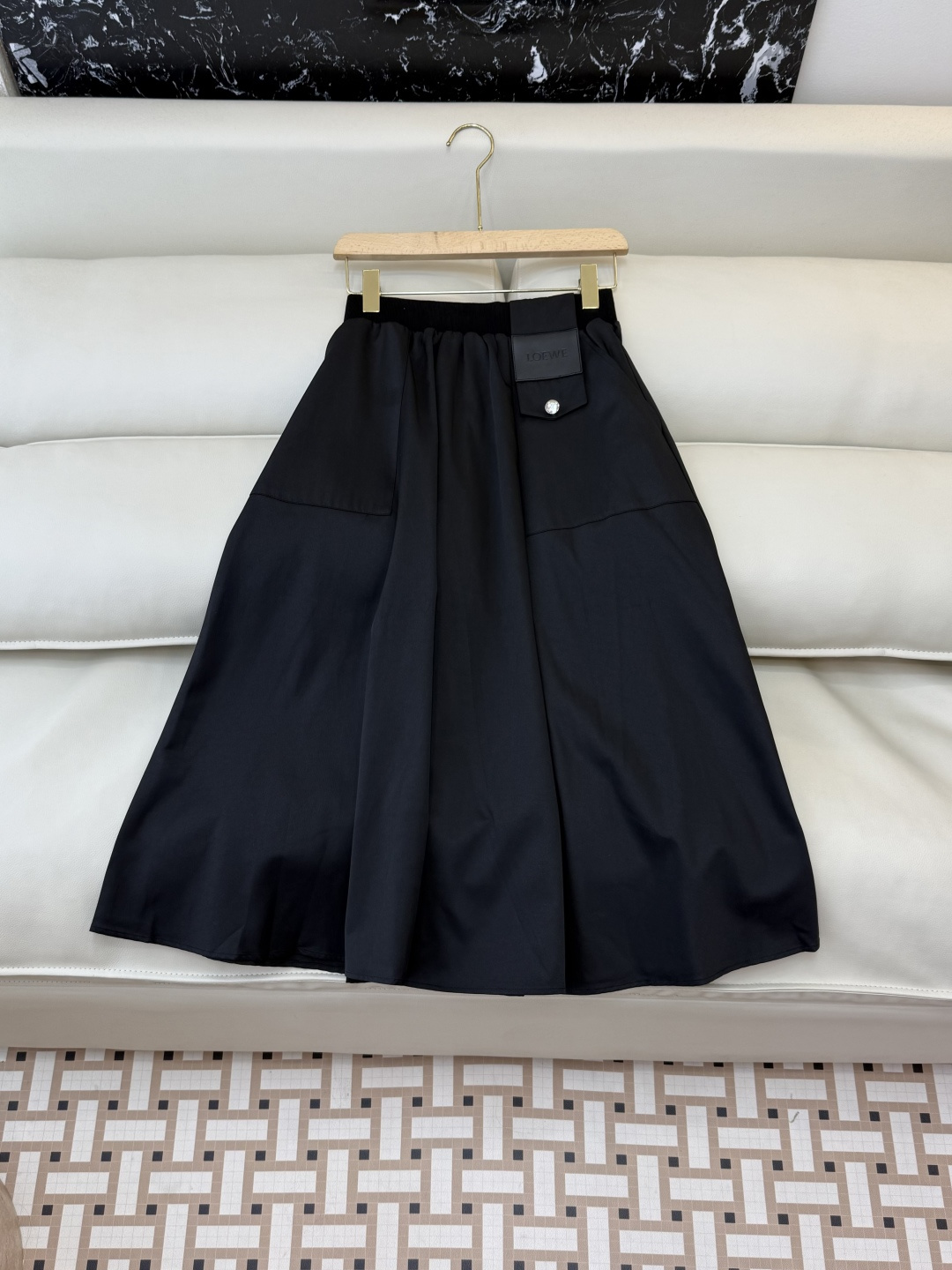 AW021#新款半裙P‼️LOE* 皮标logo 长半裙 两色图 SML