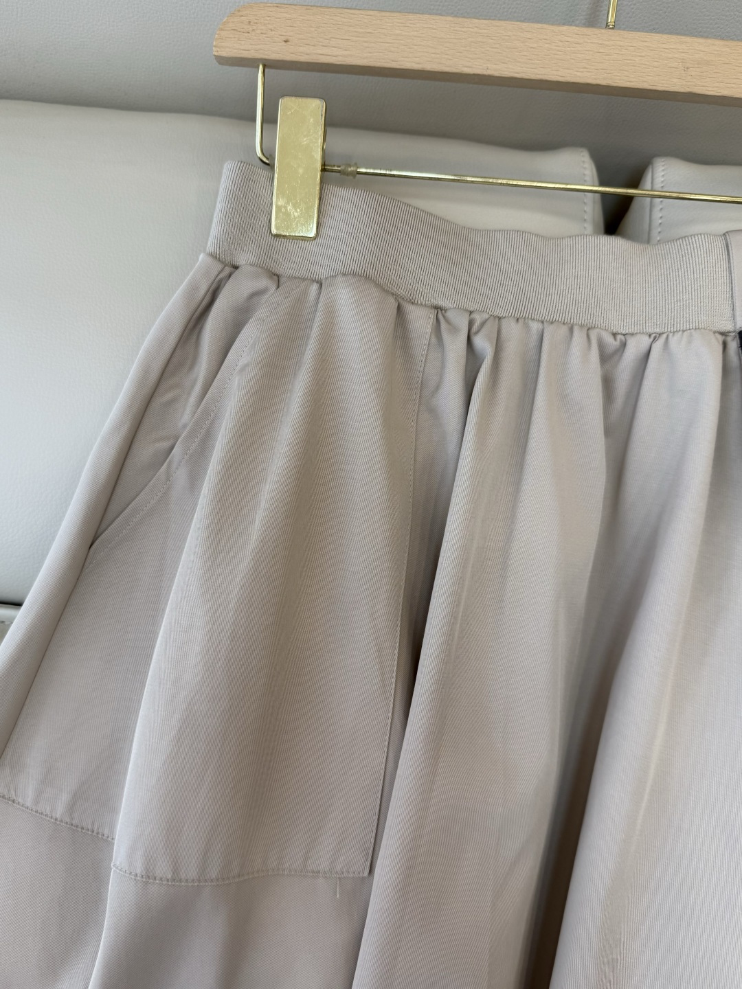 AW021#新款半裙P‼️LOE* 皮标logo 长半裙 两色图 SML