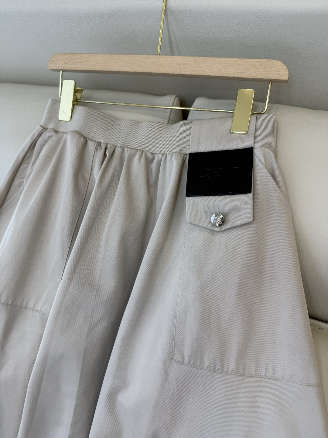 AW021#新款半裙P‼️LOE* 皮标logo 长半裙 两色图 SML