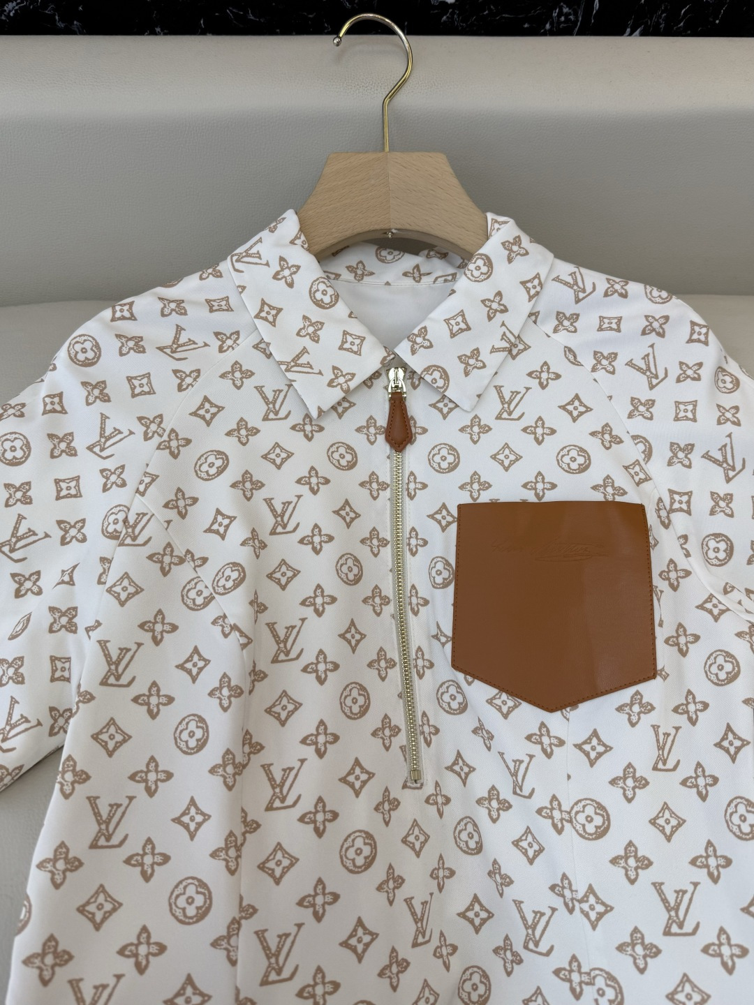 AW023#新款连衣裙P‼️L V 家 短袖修身 老花 logo 连衣裙 两色图 SML