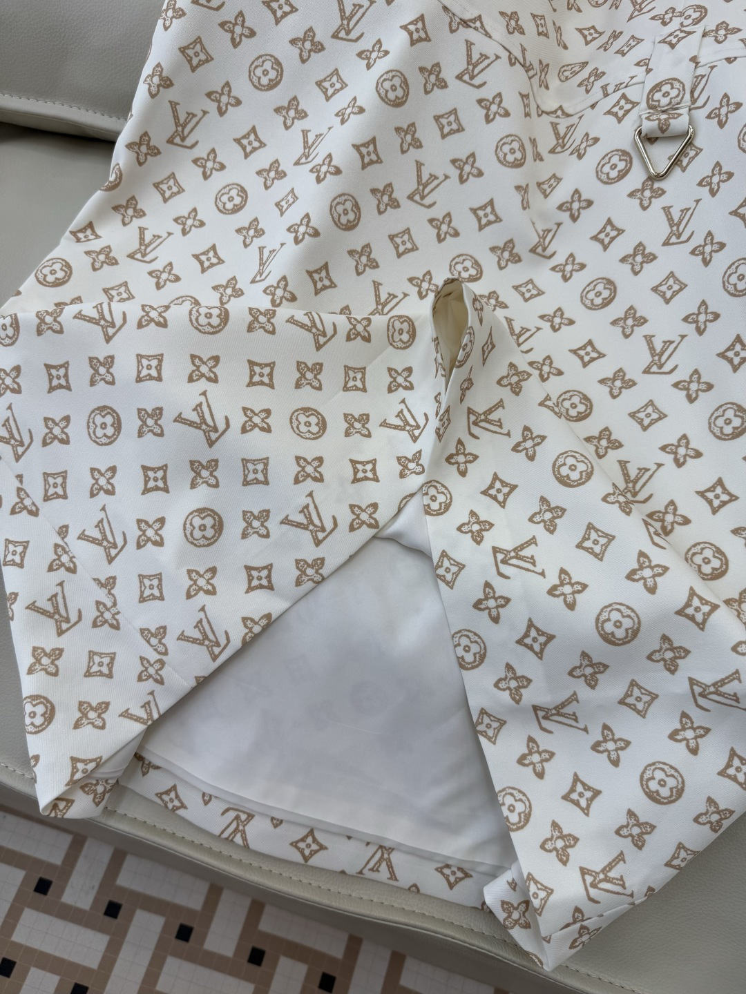 AW023#新款连衣裙P‼️L V 家 短袖修身 老花 logo 连衣裙 两色图 SML