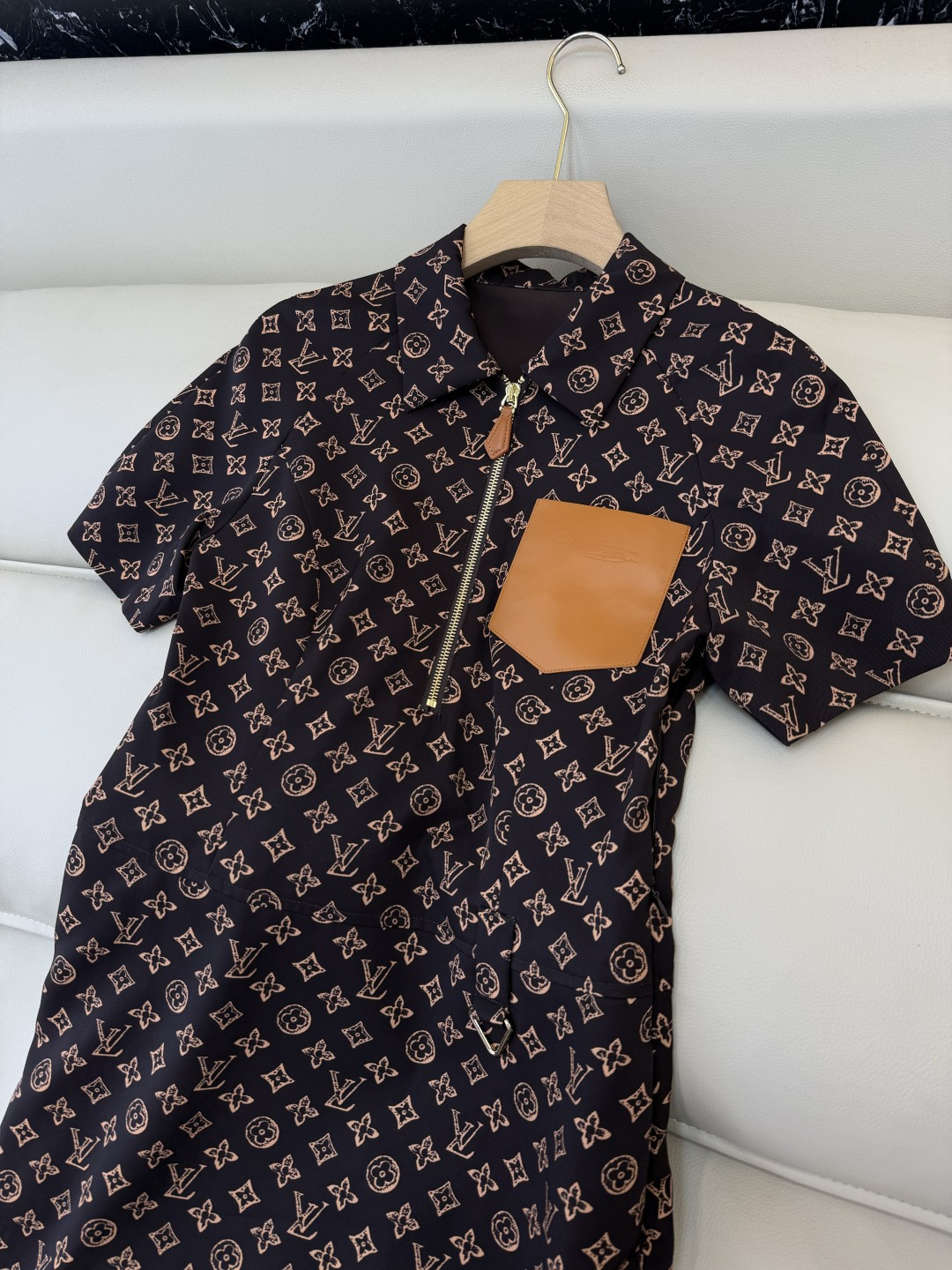 AW023#新款连衣裙P‼️L V 家 短袖修身 老花 logo 连衣裙 两色图 SML