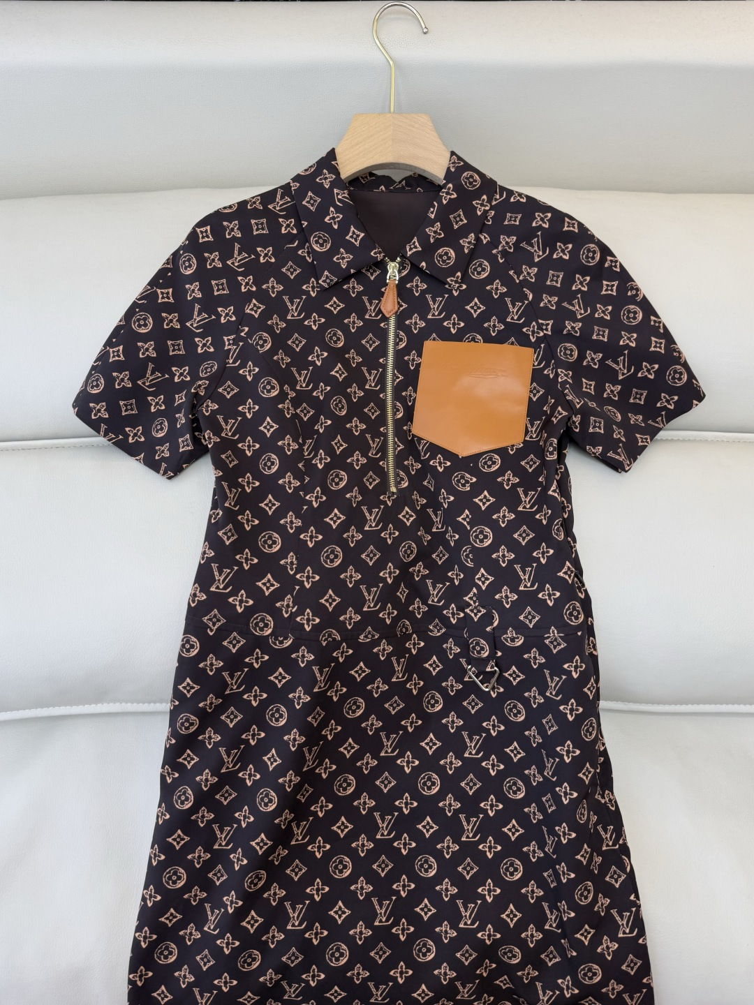 AW023#新款连衣裙P‼️L V 家 短袖修身 老花 logo 连衣裙 两色图 SML