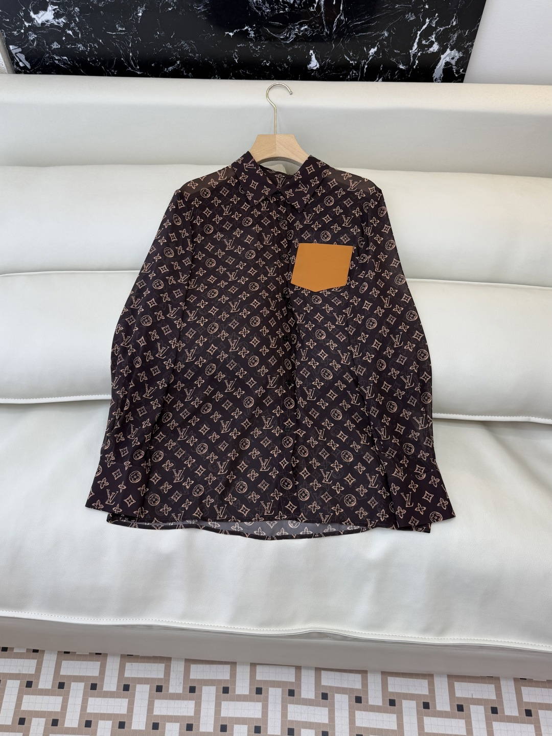 AW025#新款衬衫P‼️L V 家 修身 老花 logo 印花长袖衬衫 两色图 SML