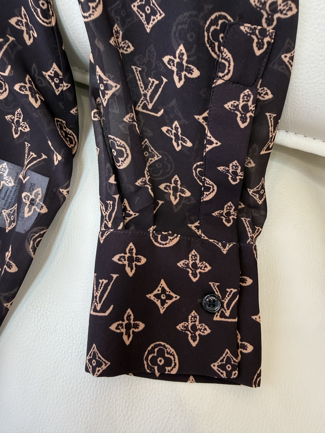 AW025#新款衬衫P‼️L V 家 修身 老花 logo 印花长袖衬衫 两色图 SML