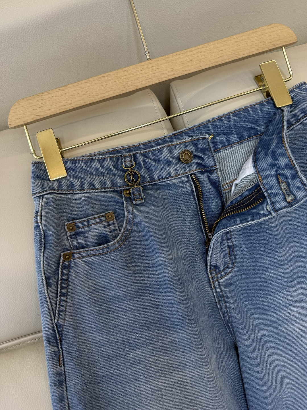AW027#新款牛仔裤P‼️YSL logo弹力牛仔裤 浅蓝色 深蓝色 26-30