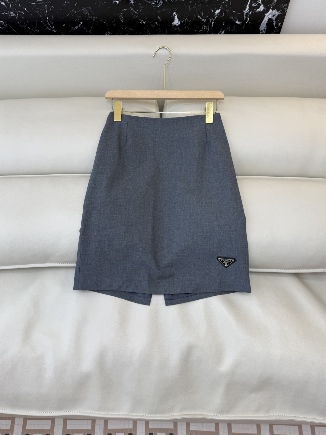 CY0103#新款半裙🌾PR 三角标 开叉设计显瘦 半裙 黑色 灰色 SML