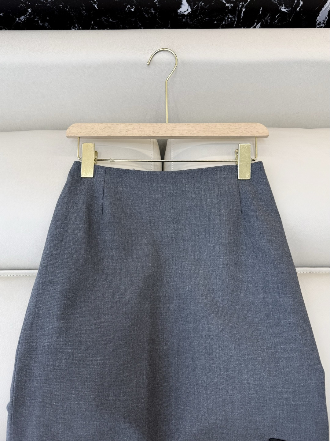 CY0103#新款半裙🌾PR 三角标 开叉设计显瘦 半裙 黑色 灰色 SML