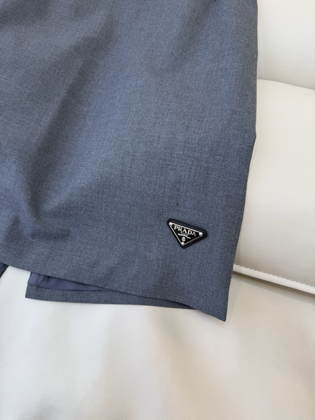 CY0103#新款半裙🌾PR 三角标 开叉设计显瘦 半裙 黑色 灰色 SML