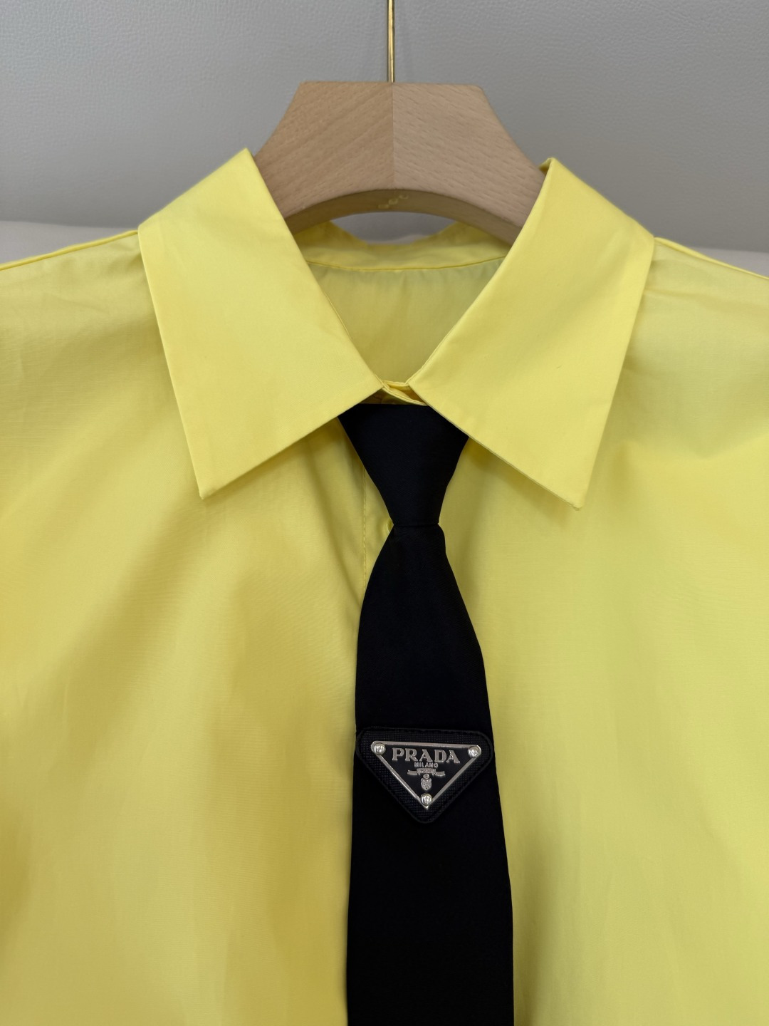 CY0109#新款衬衫🌾PR 三角标 翻领修身长袖 衬衫 白色 粉色 黄色 SM L