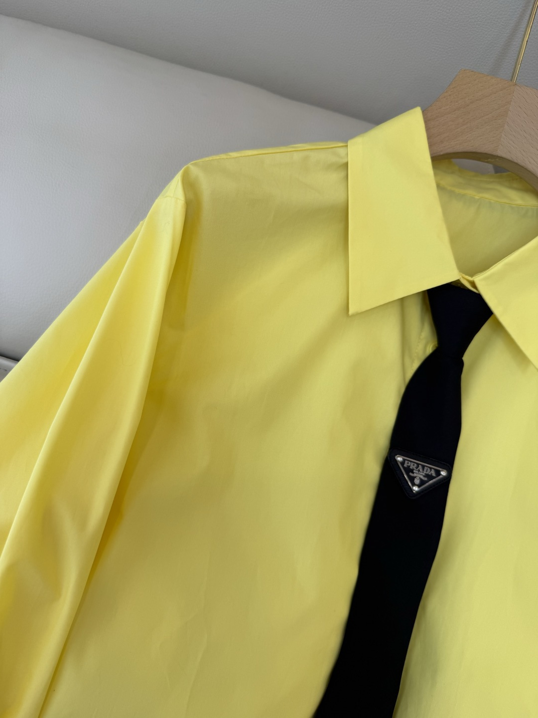 CY0109#新款衬衫🌾PR 三角标 翻领修身长袖 衬衫 白色 粉色 黄色 SM L