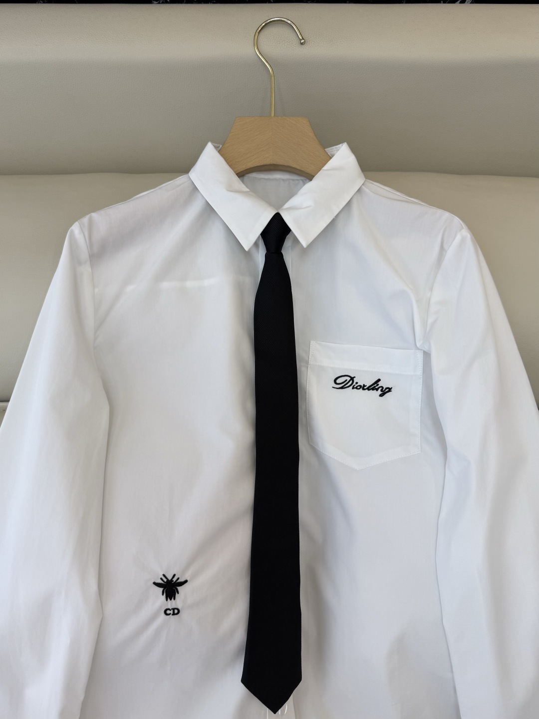 CY0110#新款衬衫🌾Dio*小蜜蜂 翻领修身长袖 衬衫 白色 SM L