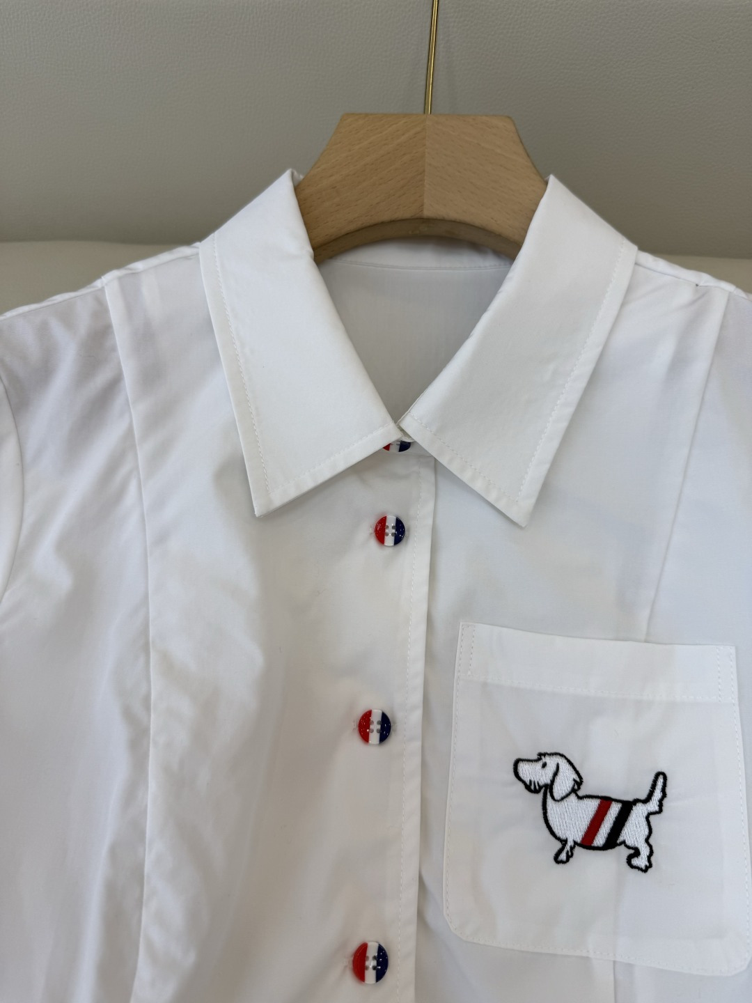 CY0108#新款衬衫🌾TB 绣花 小狗 修身短袖衬衫 白色 SM L