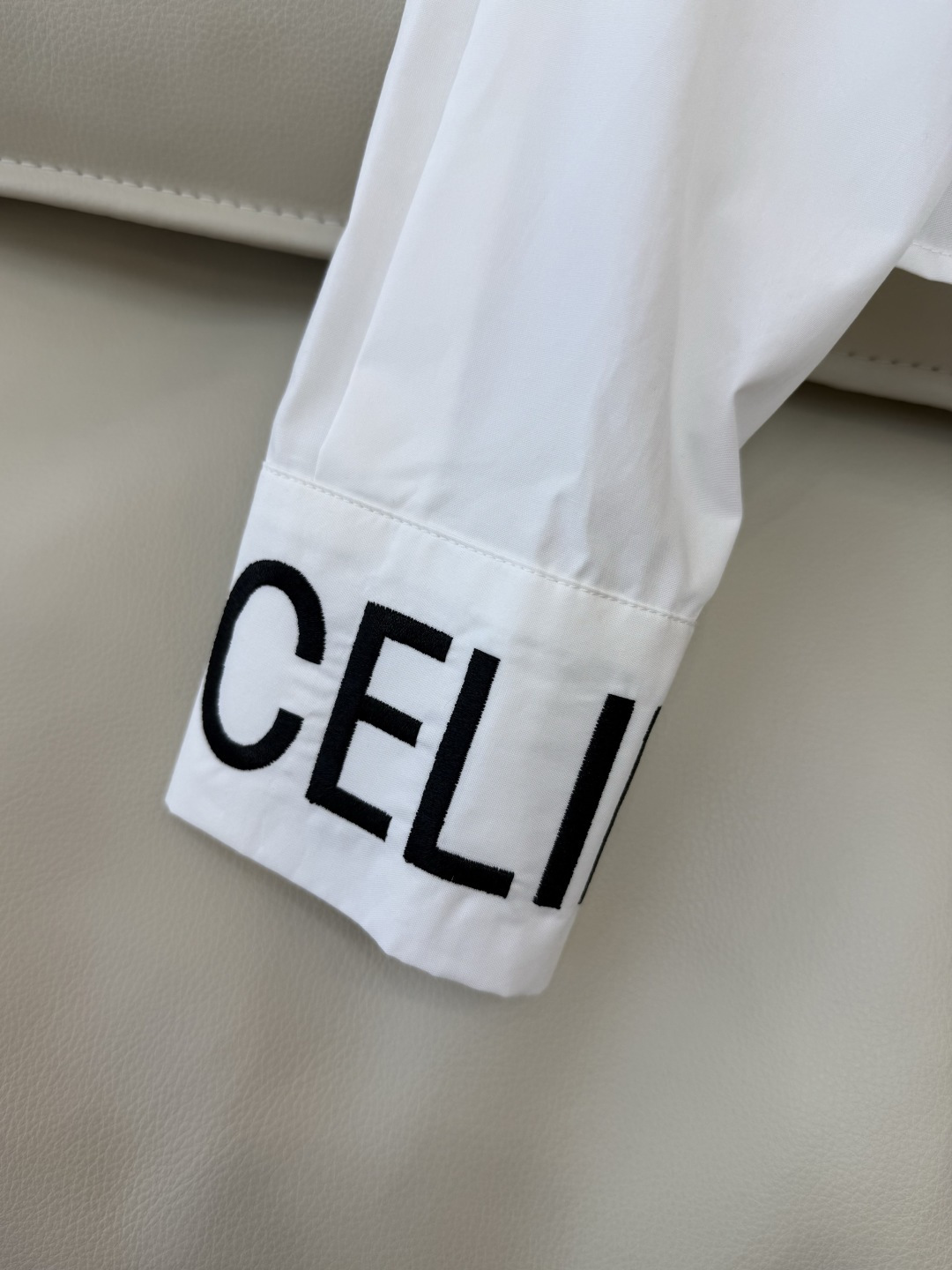 CY0111#新款衬衫🌾Ce 字母绣花 翻领修身长袖 衬衫 白色 粉色 蓝色 SM L