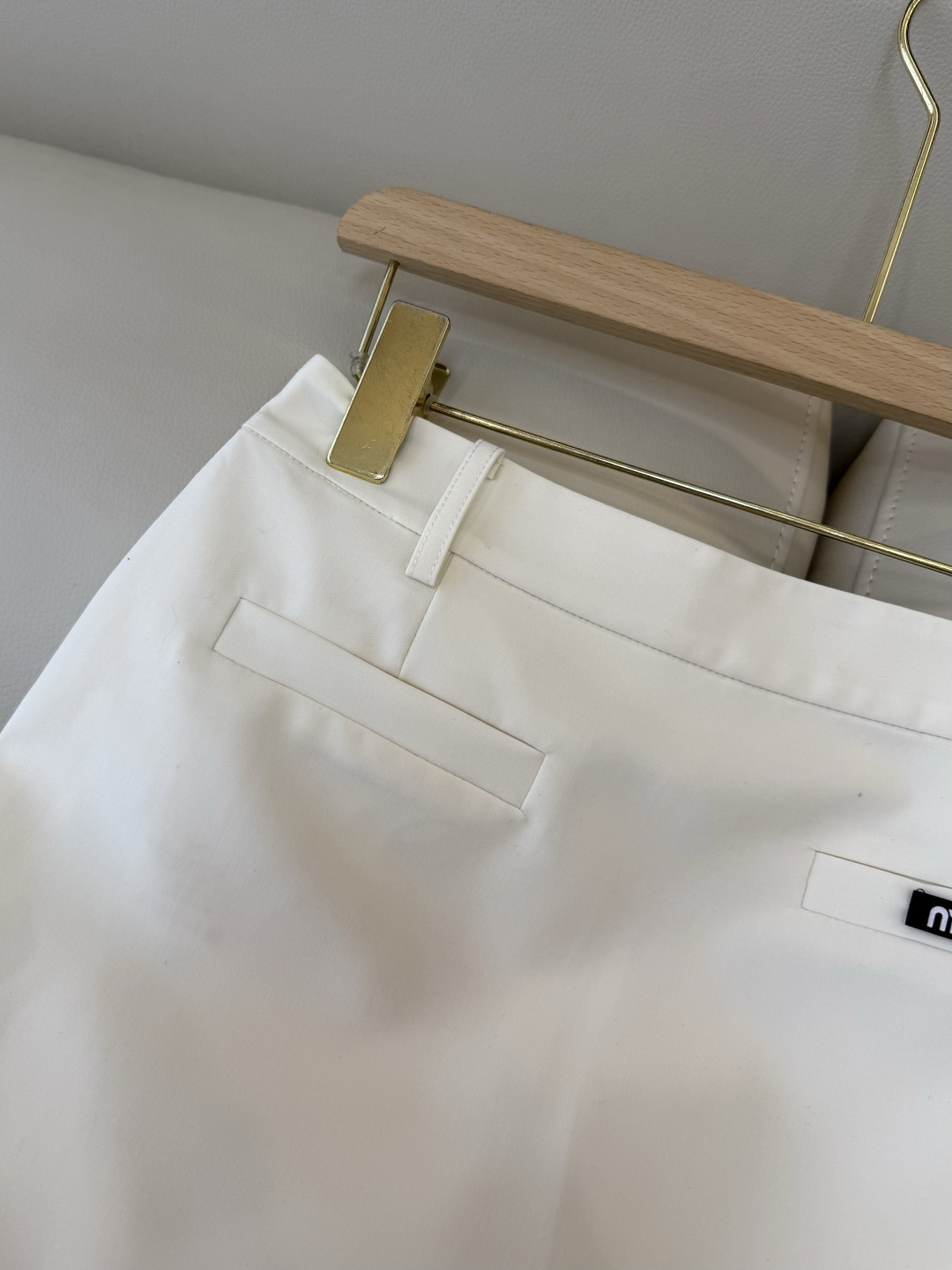 CY0105#新款半裙🌾miu 家 绣花logo 显瘦 半裙 黑色 米白色 灰色 SML