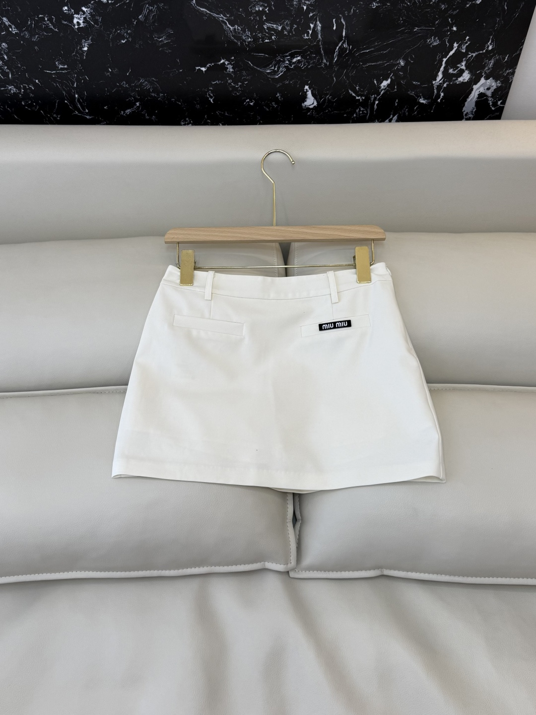 CY0105#新款半裙🌾miu 家 绣花logo 显瘦 半裙 黑色 米白色 灰色 SML