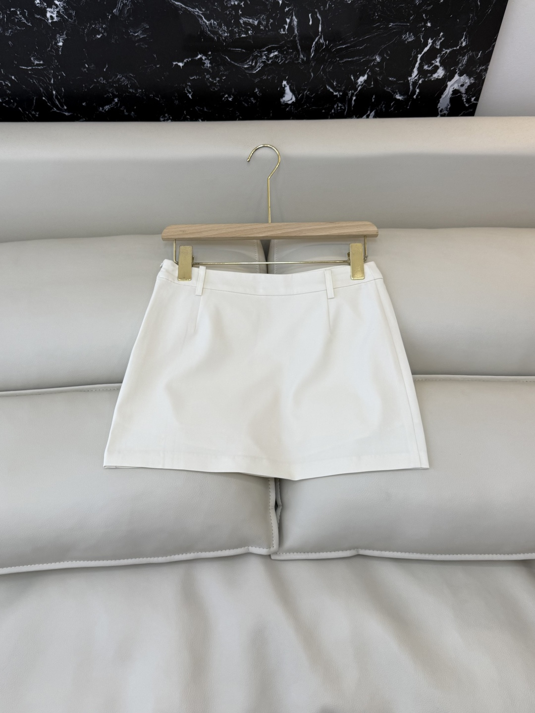 CY0105#新款半裙🌾miu 家 绣花logo 显瘦 半裙 黑色 米白色 灰色 SML