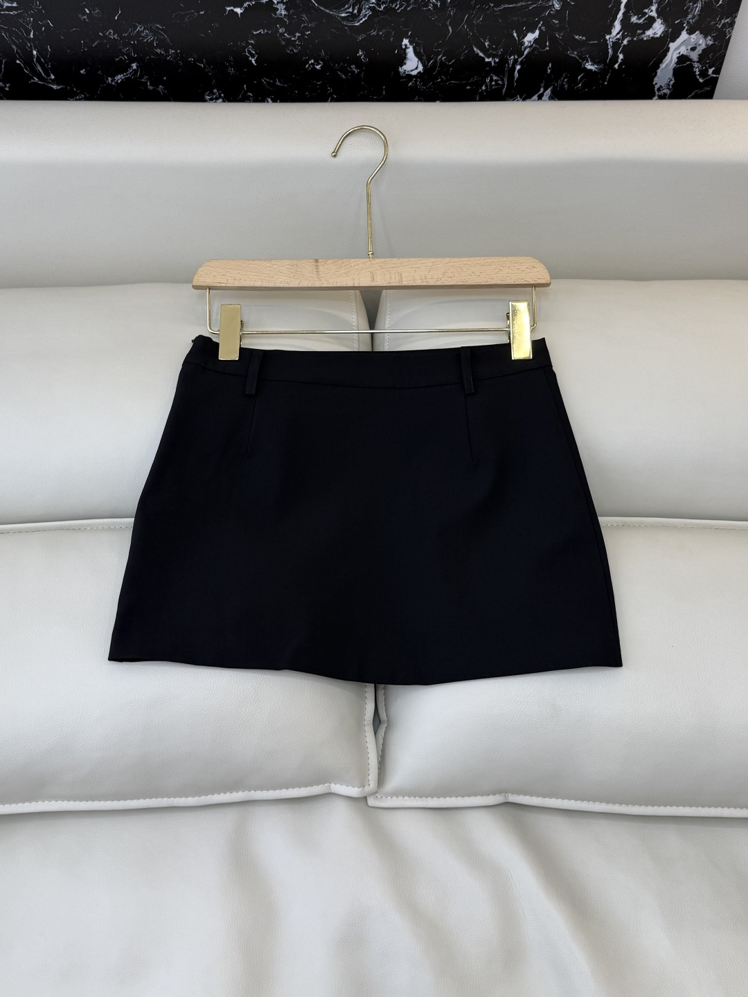 CY0105#新款半裙🌾miu 家 绣花logo 显瘦 半裙 黑色 米白色 灰色 SML