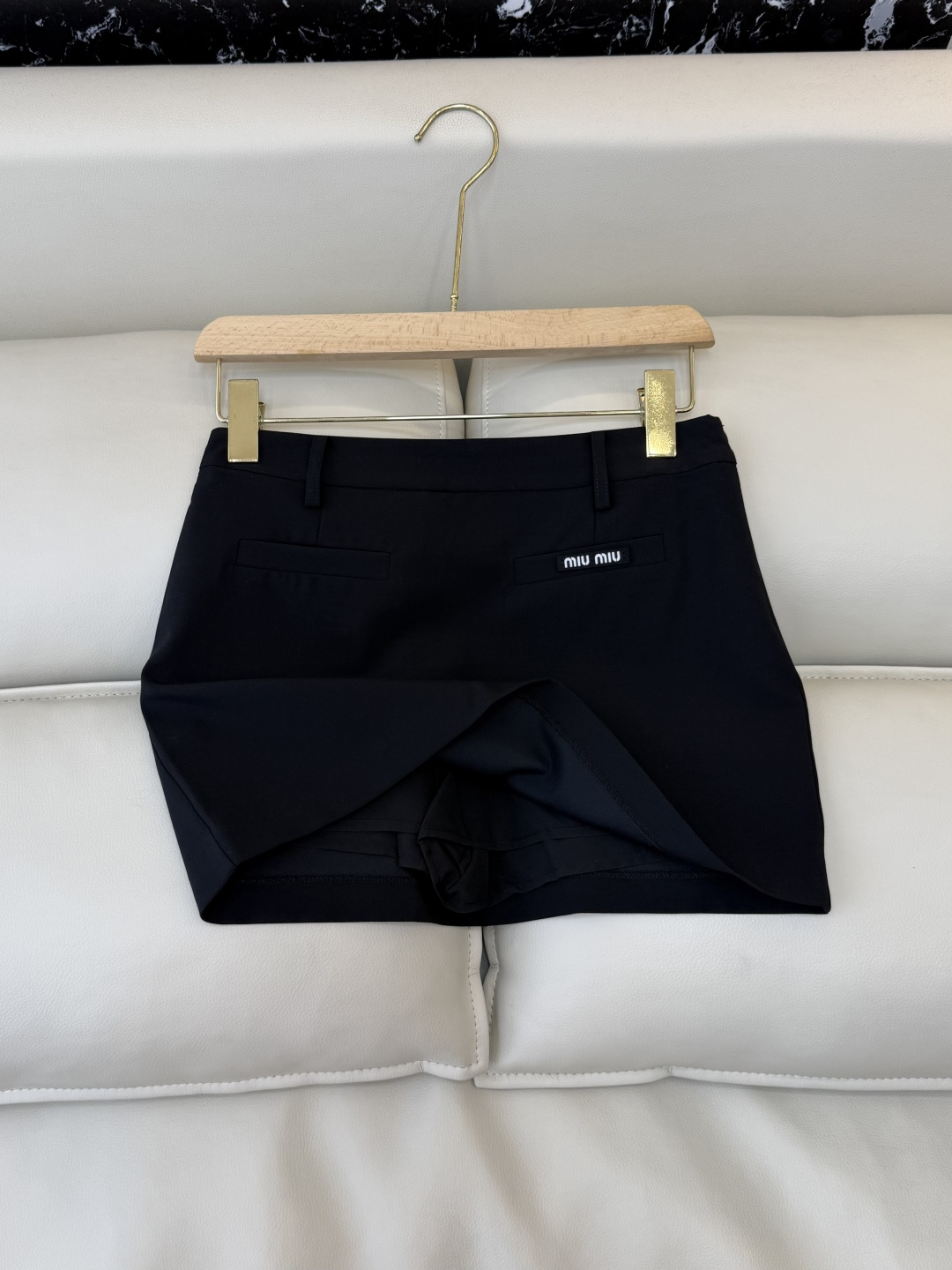 CY0105#新款半裙🌾miu 家 绣花logo 显瘦 半裙 黑色 米白色 灰色 SML