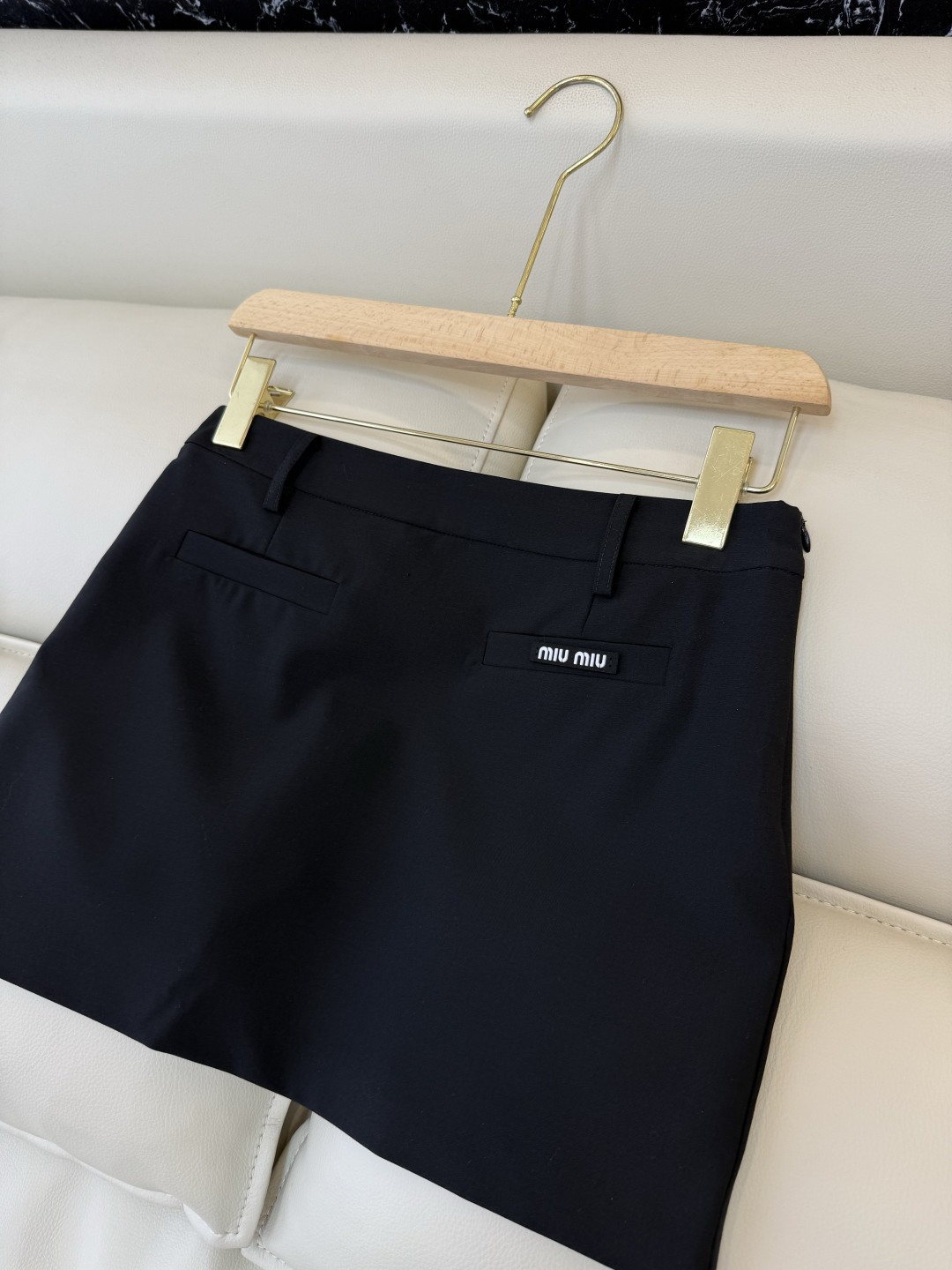 CY0105#新款半裙🌾miu 家 绣花logo 显瘦 半裙 黑色 米白色 灰色 SML