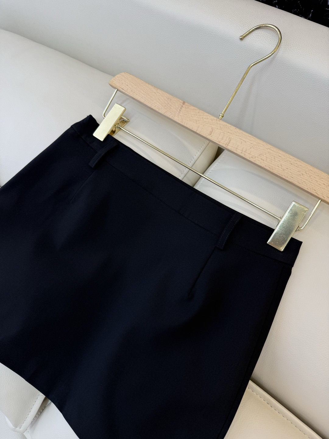 CY0105#新款半裙🌾miu 家 绣花logo 显瘦 半裙 黑色 米白色 灰色 SML