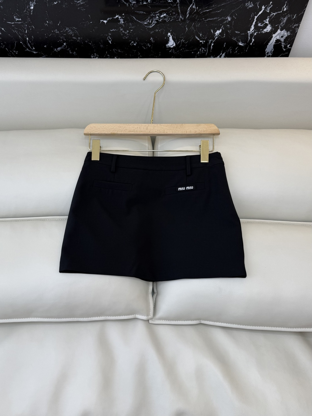 CY0105#新款半裙🌾miu 家 绣花logo 显瘦 半裙 黑色 米白色 灰色 SML