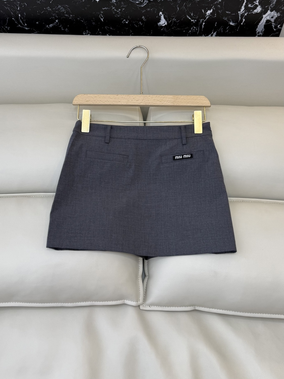 CY0105#新款半裙🌾miu 家 绣花logo 显瘦 半裙 黑色 米白色 灰色 SML