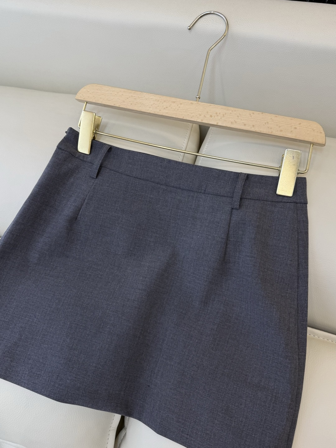 CY0105#新款半裙🌾miu 家 绣花logo 显瘦 半裙 黑色 米白色 灰色 SML