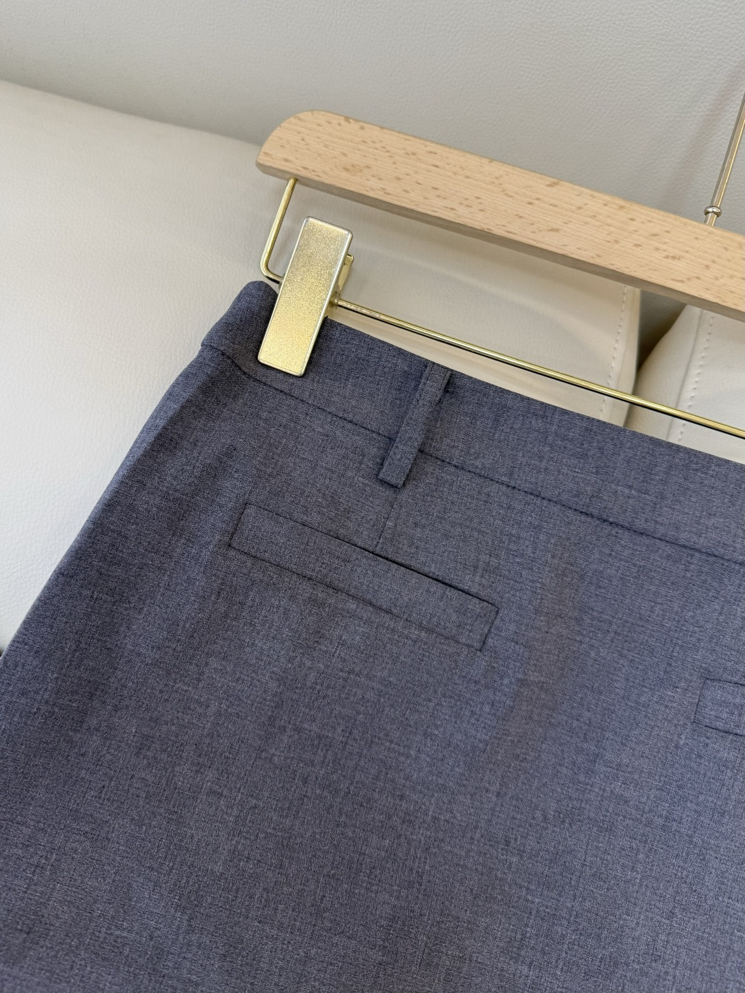 CY0105#新款半裙🌾miu 家 绣花logo 显瘦 半裙 黑色 米白色 灰色 SML