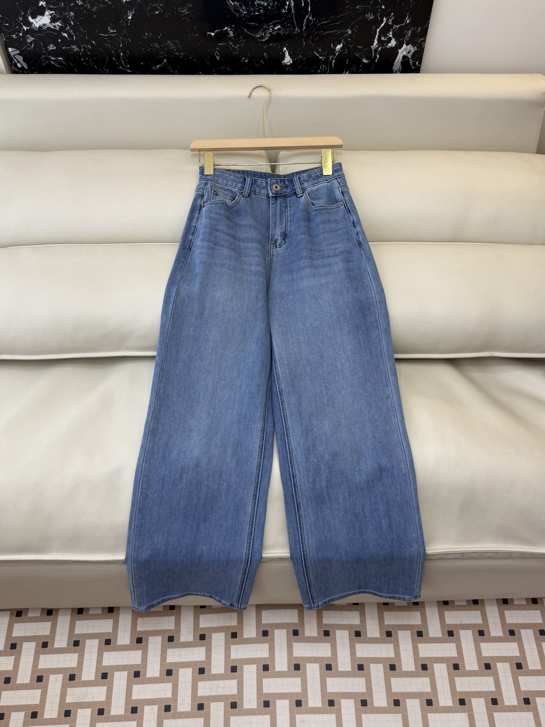 NO:781126,CX0182# New jeans factory special version of the highest version on the market. The girl will inspect the goods, trim the three marks on the threads, and ship the goods. You can send pictures and take videos. If you want quality and service, add me on WeChat. We will not accept urgent orders. P Loe* Denim Cotton Slim Jeans 26-30 Sizes, Loewe-Clothing, loewe, loewe, jeans,19860909CX0182#新款牛仔裤工厂特市面最高版本小妹验货、修剪线头上三标、发货可发图及拍视频,要品质要服务的加我微信,不接急单.P Loe* 牛仔棉显瘦牛仔裤 26-30码,罗意威-服装,loewe,loewe,jeans,,Women's clothing
