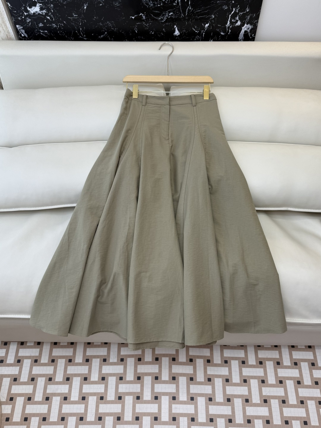 LZ26035#新款半裙🌾BC 顶级版 超级显瘦长半裙 卡其色 白色 SML