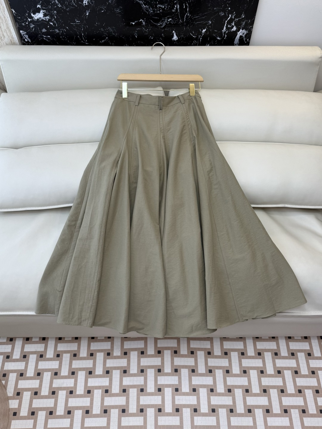 LZ26035#新款半裙🌾BC 顶级版 超级显瘦长半裙 卡其色 白色 SML