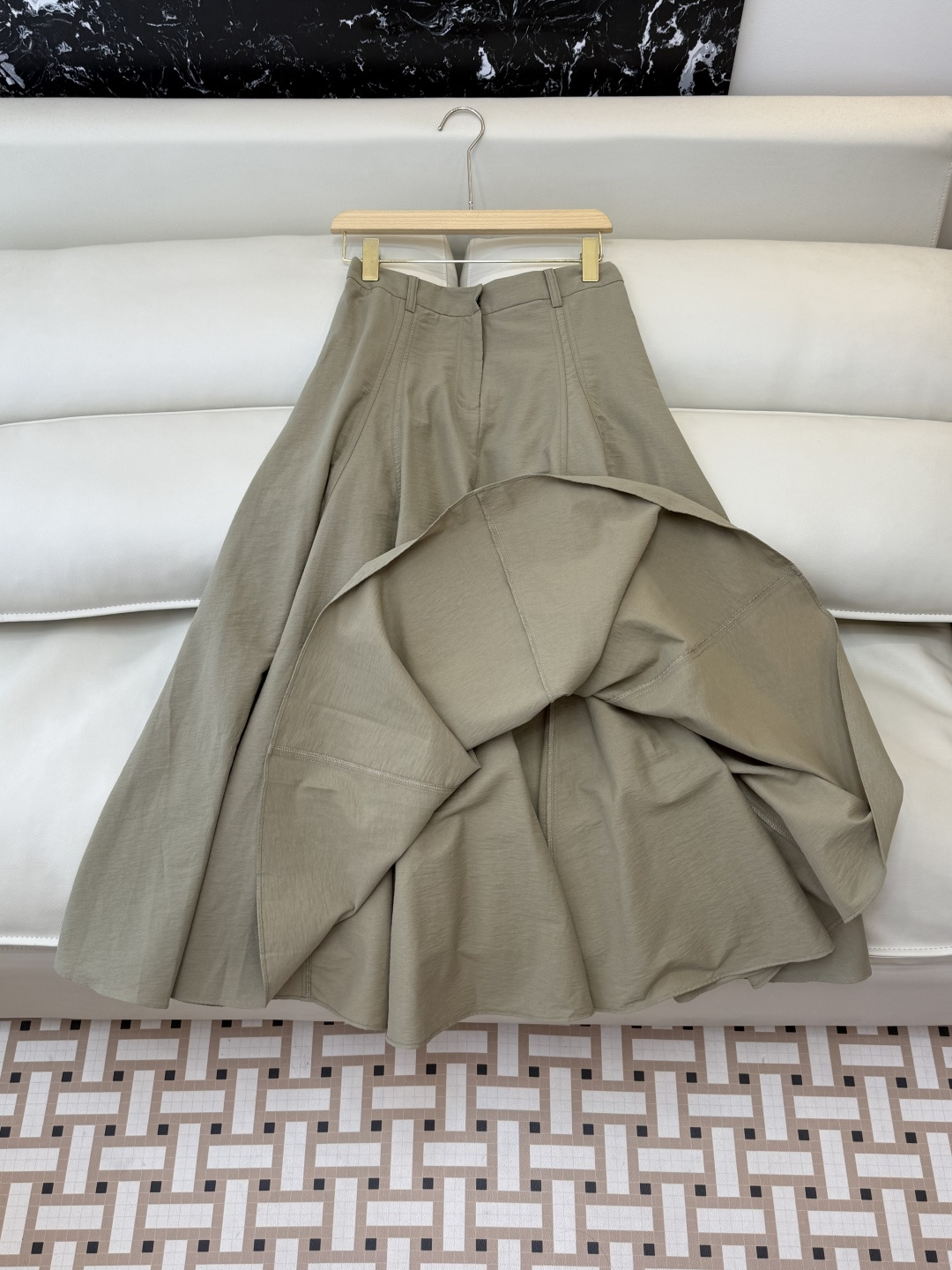 LZ26035#新款半裙🌾BC 顶级版 超级显瘦长半裙 卡其色 白色 SML