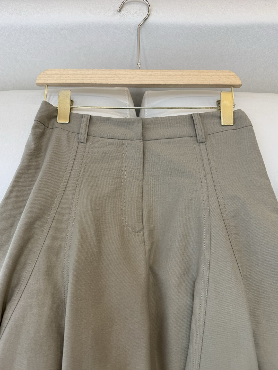 LZ26035#新款半裙🌾BC 顶级版 超级显瘦长半裙 卡其色 白色 SML