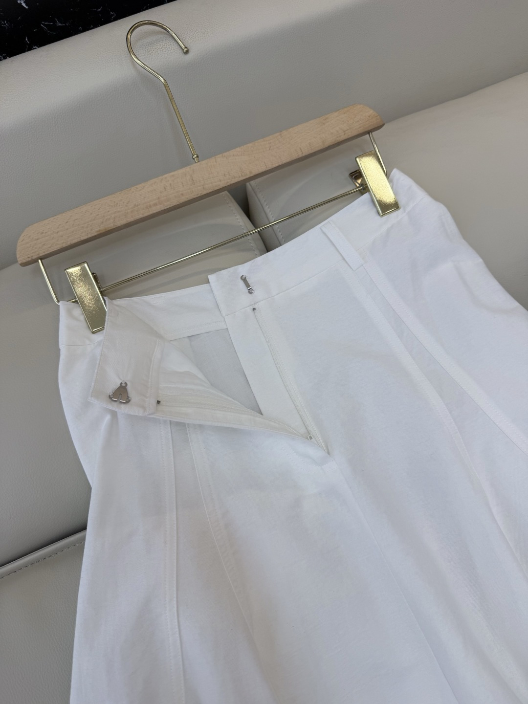 LZ26035#新款半裙🌾BC 顶级版 超级显瘦长半裙 卡其色 白色 SML