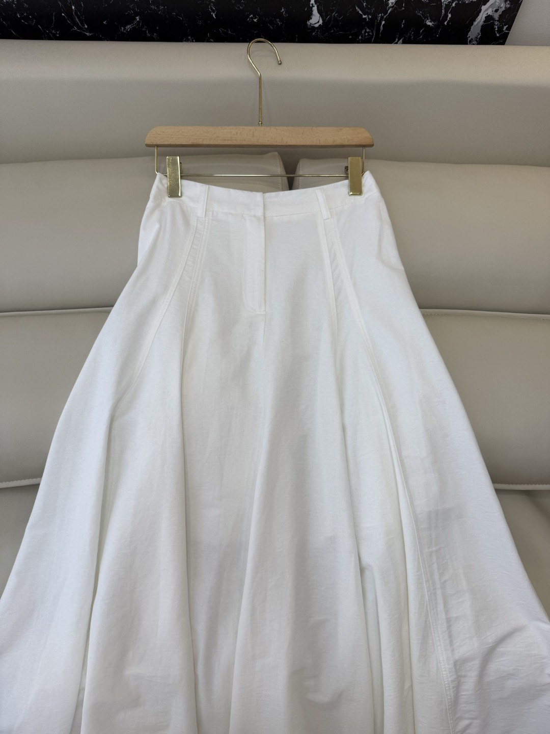 LZ26035#新款半裙🌾BC 顶级版 超级显瘦长半裙 卡其色 白色 SML