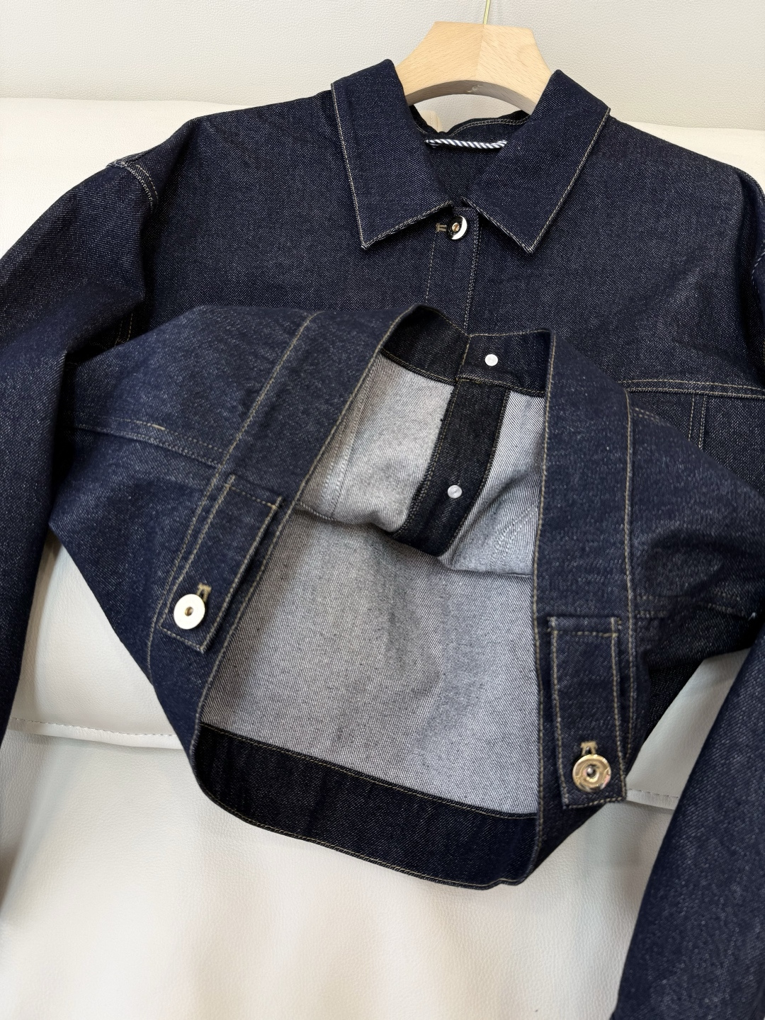 LZ26027#新款外套🌾BC 最新爆款 牛仔外套 SML