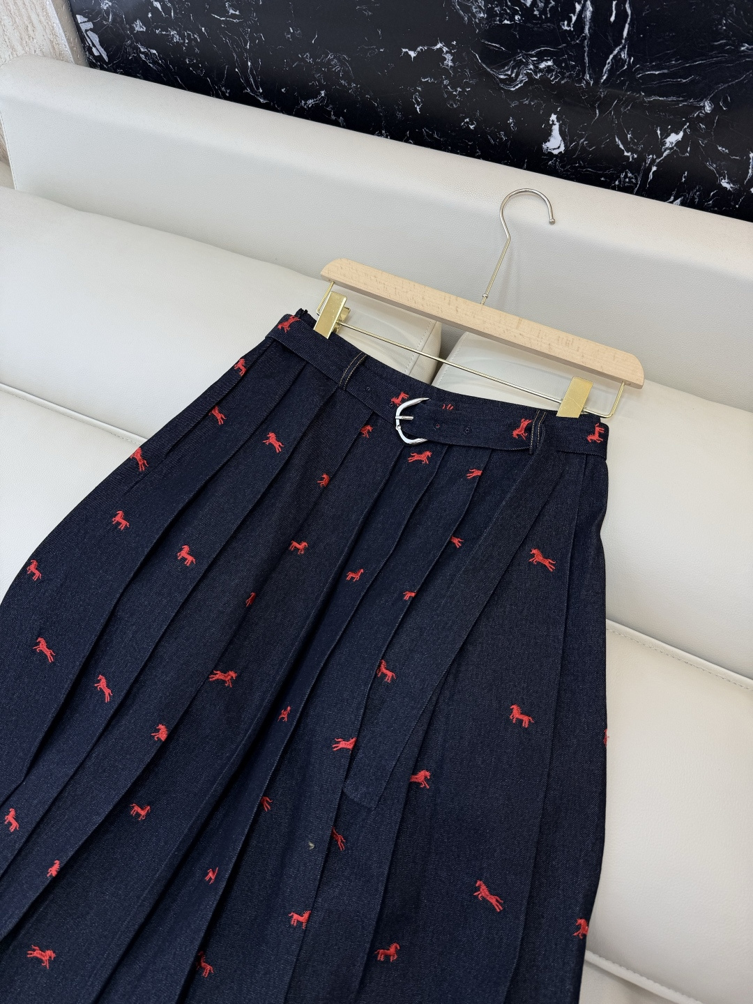 AW030#新款套装P‼️TB 绣花小马 牛仔马甲➕长半裙套装 深蓝色 浅蓝色 SML