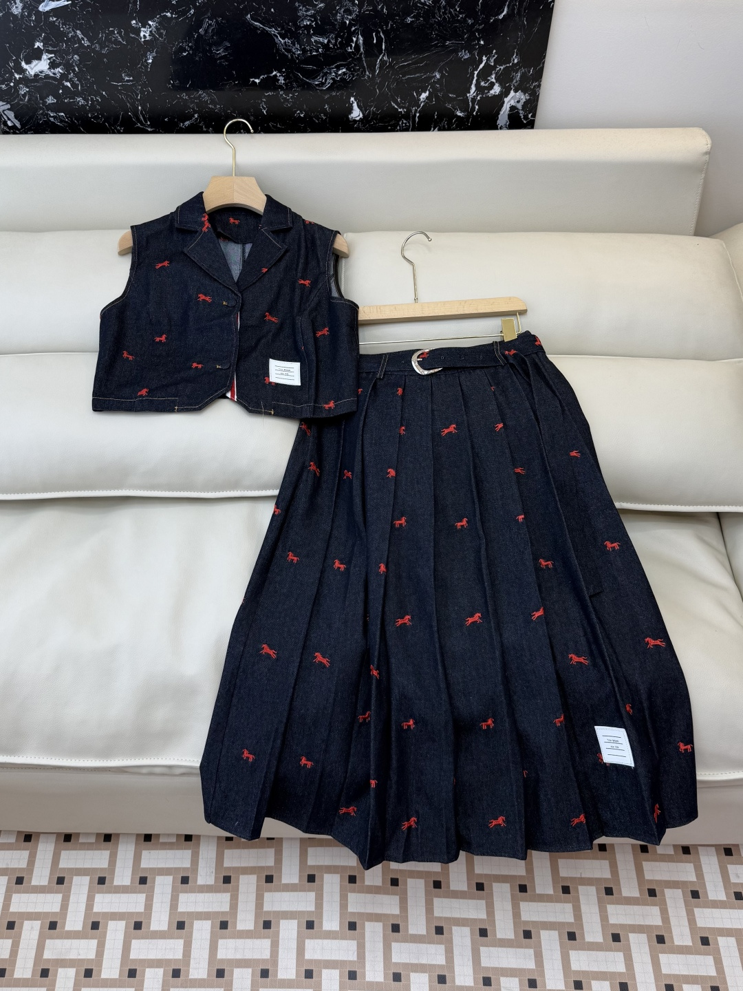 AW030#新款套装P‼️TB 绣花小马 牛仔马甲➕长半裙套装 深蓝色 浅蓝色 SML