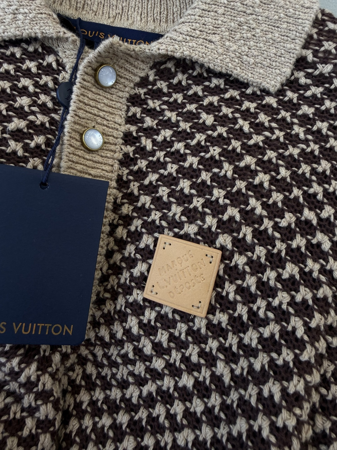 QG0168#新款T恤⚠️特批230‼️L V 金线绣花 polo领 短袖T恤 SML XL