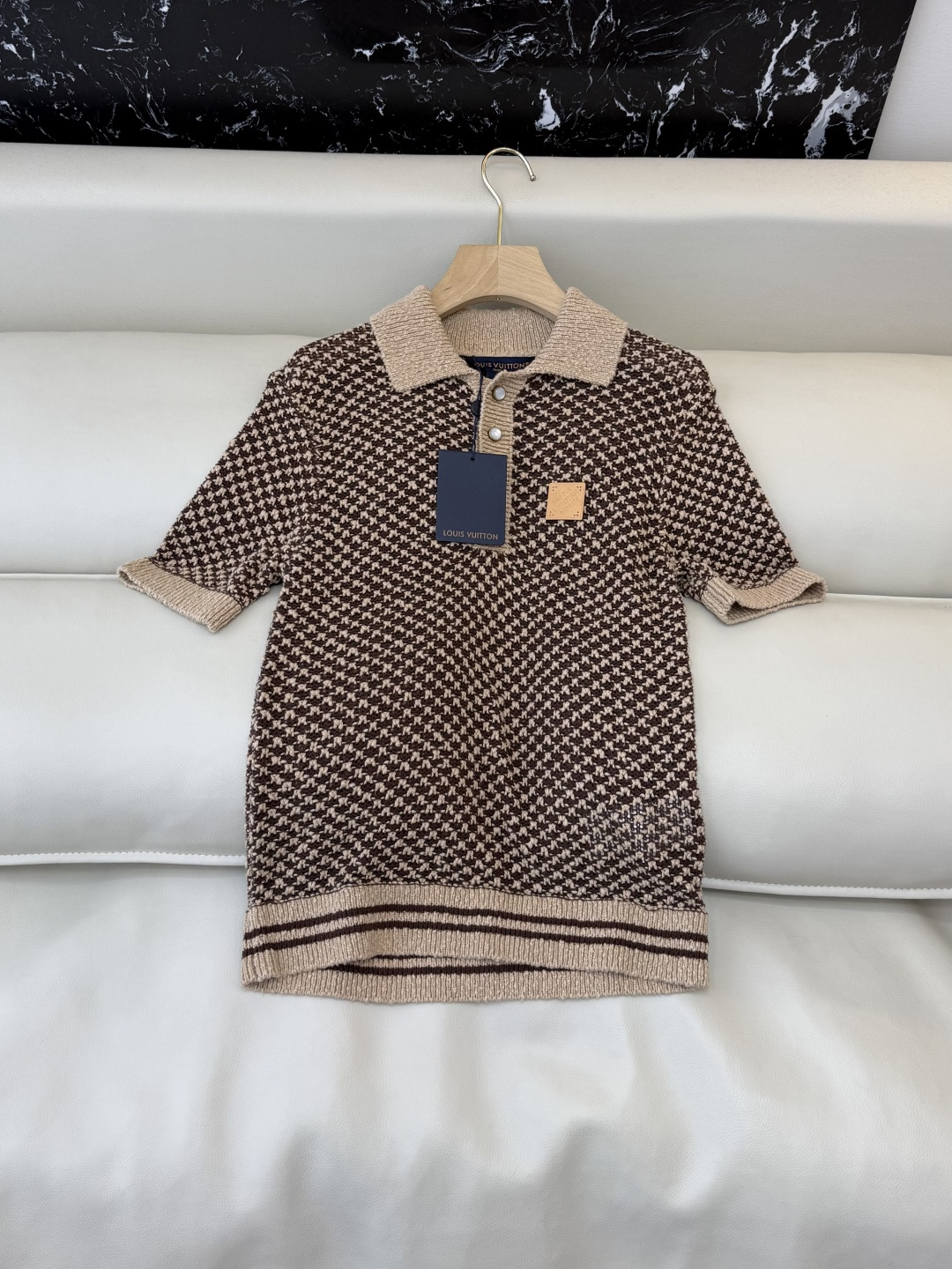 QG0168#新款T恤⚠️特批230‼️L V 金线绣花 polo领 短袖T恤 SML XL