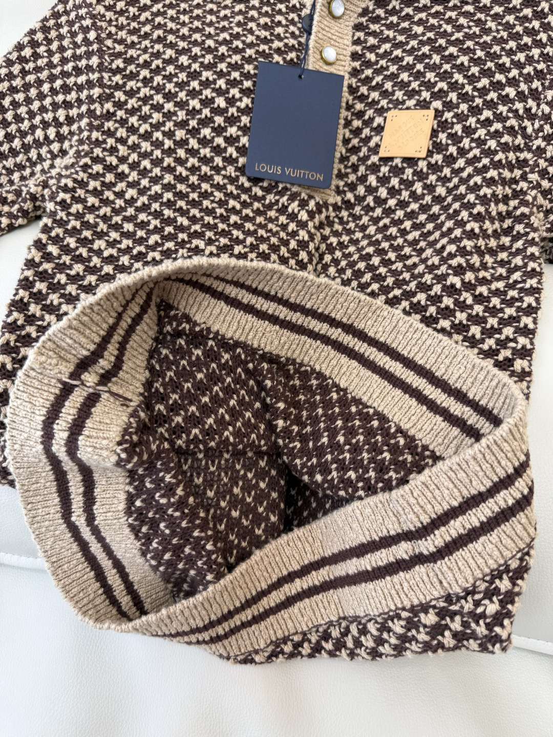 QG0168#新款T恤⚠️特批230‼️L V 金线绣花 polo领 短袖T恤 SML XL