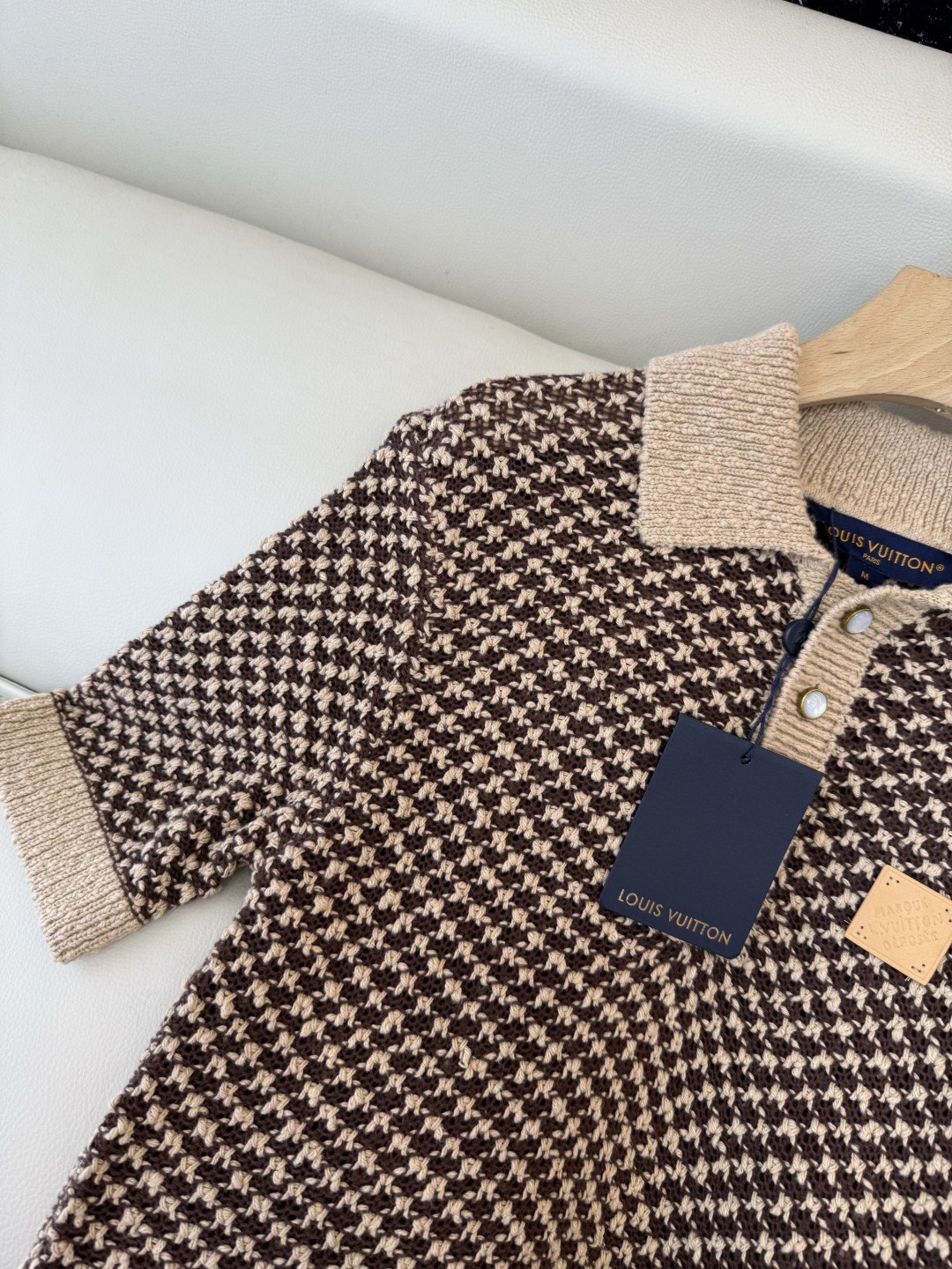 QG0168#新款T恤⚠️特批230‼️L V 金线绣花 polo领 短袖T恤 SML XL