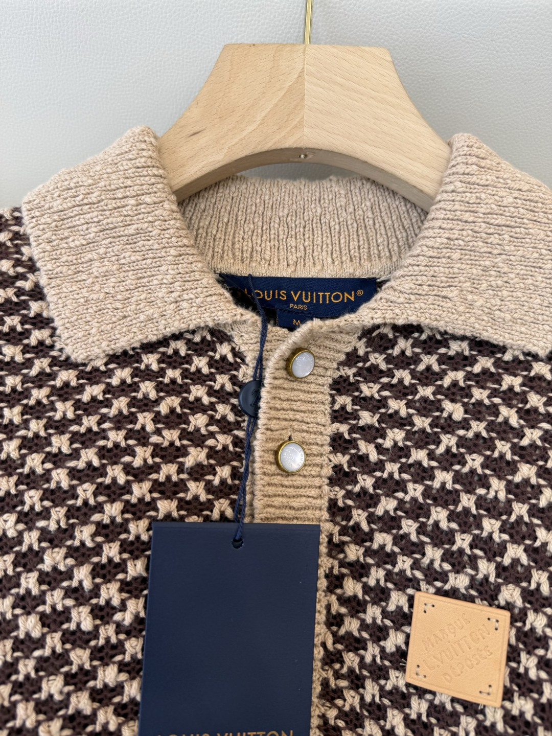 QG0168#新款T恤⚠️特批230‼️L V 金线绣花 polo领 短袖T恤 SML XL