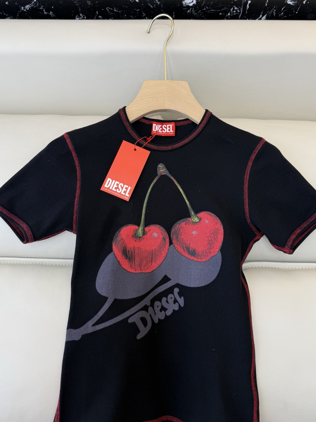 QG0170#新款T恤‼️DIE 超级显瘦 印花 樱桃🍒 短袖T恤 白色 黑色 SML