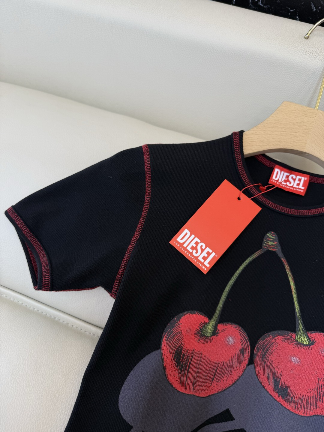 QG0170#新款T恤‼️DIE 超级显瘦 印花 樱桃🍒 短袖T恤 白色 黑色 SML